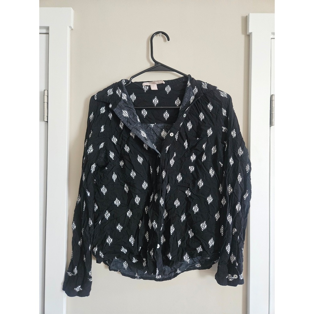 Forever 21 small black white printed button down office work long sleeve top